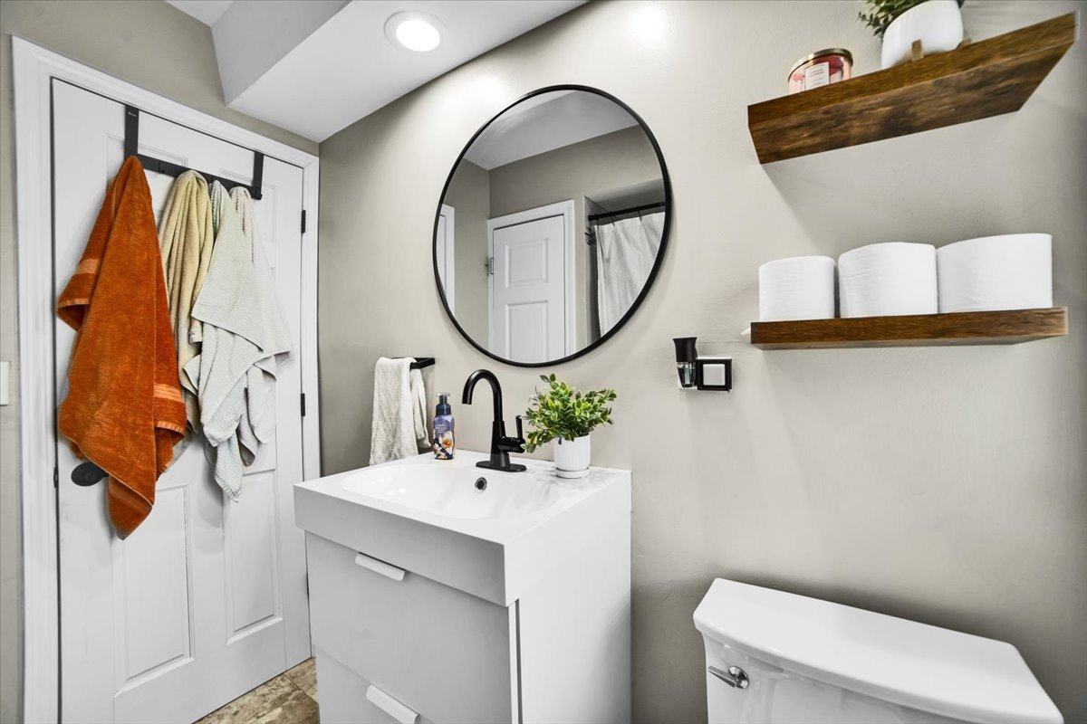 209 E Blair Street, West Chicago, IL 60185