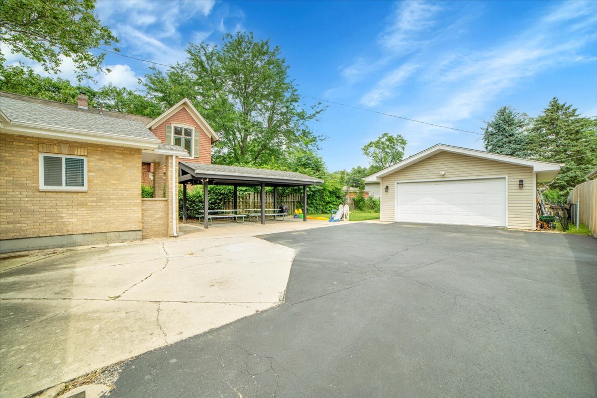 209 E Blair Street, West Chicago, IL 60185