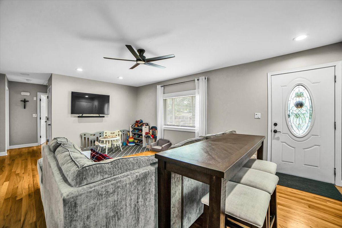 209 E Blair Street, West Chicago, IL 60185
