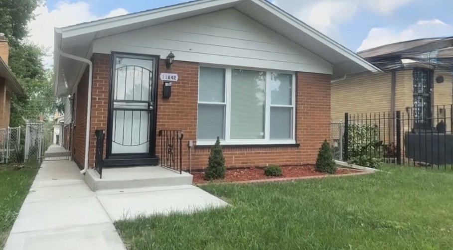 11642 S Elizabeth Street, Chicago, IL 60643