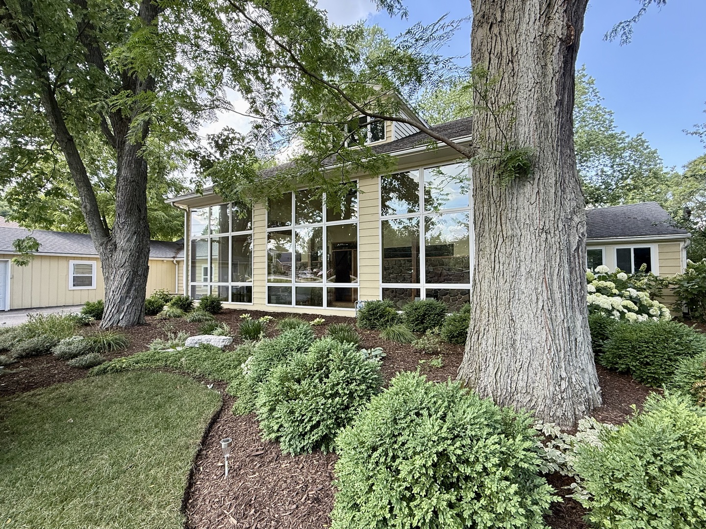 1917 South Street, Geneva, IL 60134