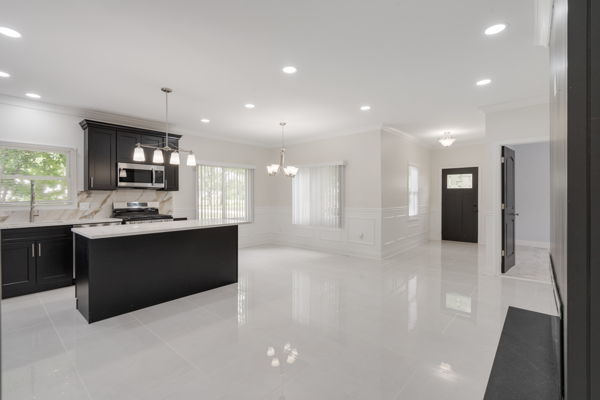 821 N Rosewood Avenue, Kankakee, IL 60901