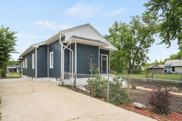 821 N Rosewood Avenue, Kankakee, IL 60901