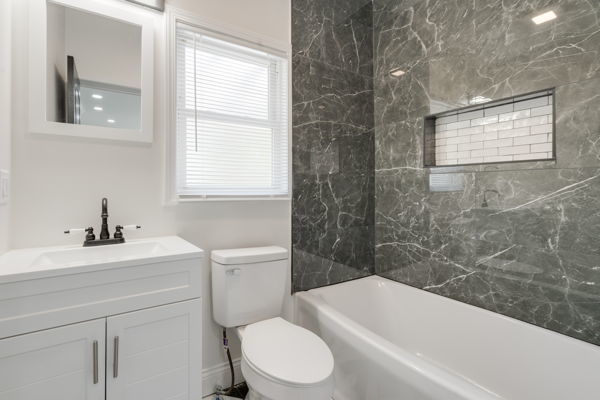 821 N Rosewood Avenue, Kankakee, IL 60901