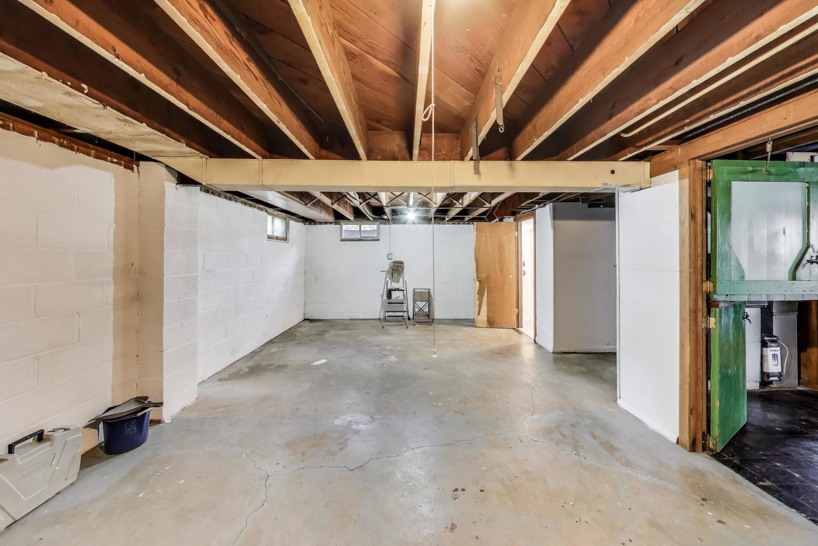 8952 Branton Avenue, Highland, IN 46322
