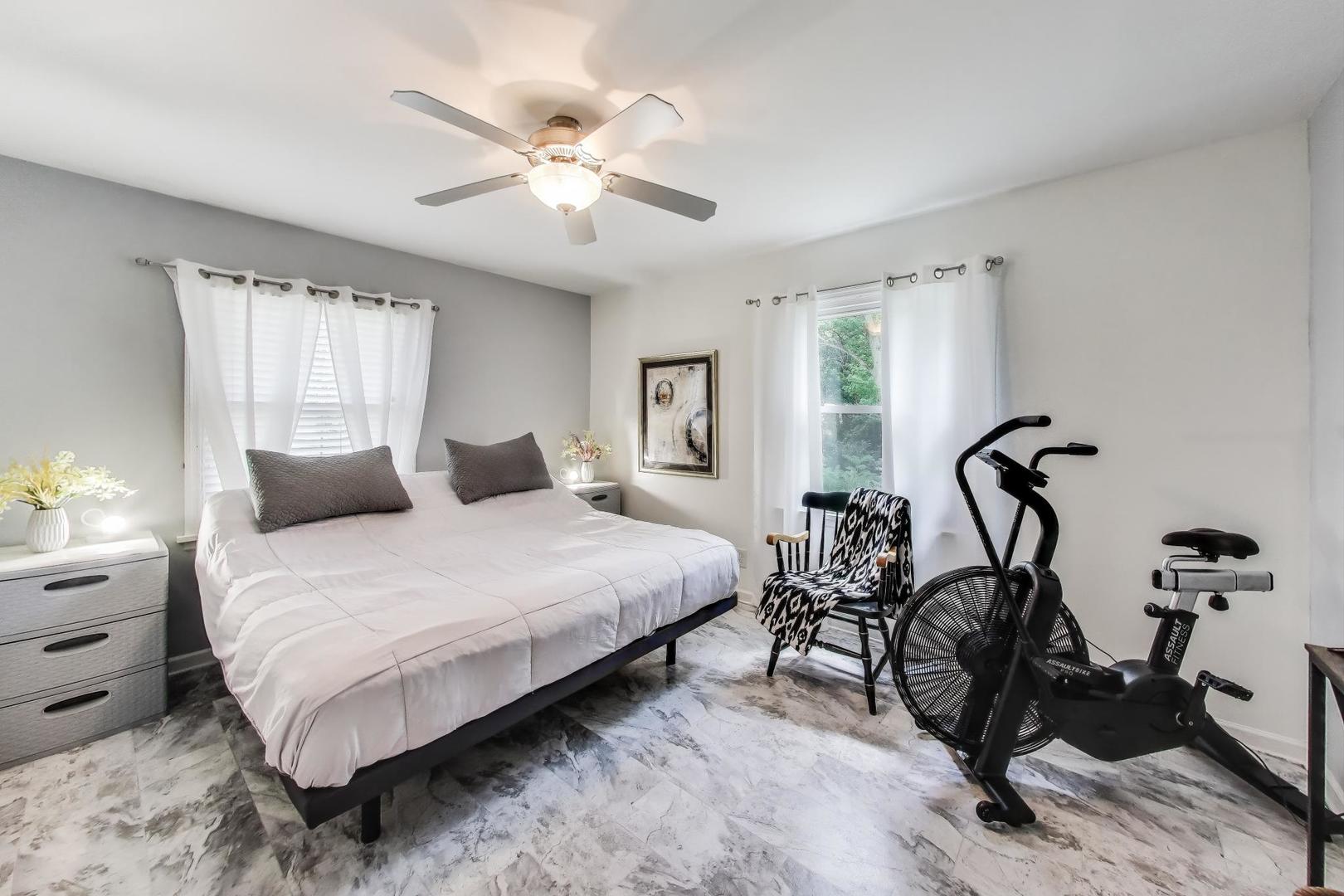 8952 Branton Avenue, Highland, IN 46322