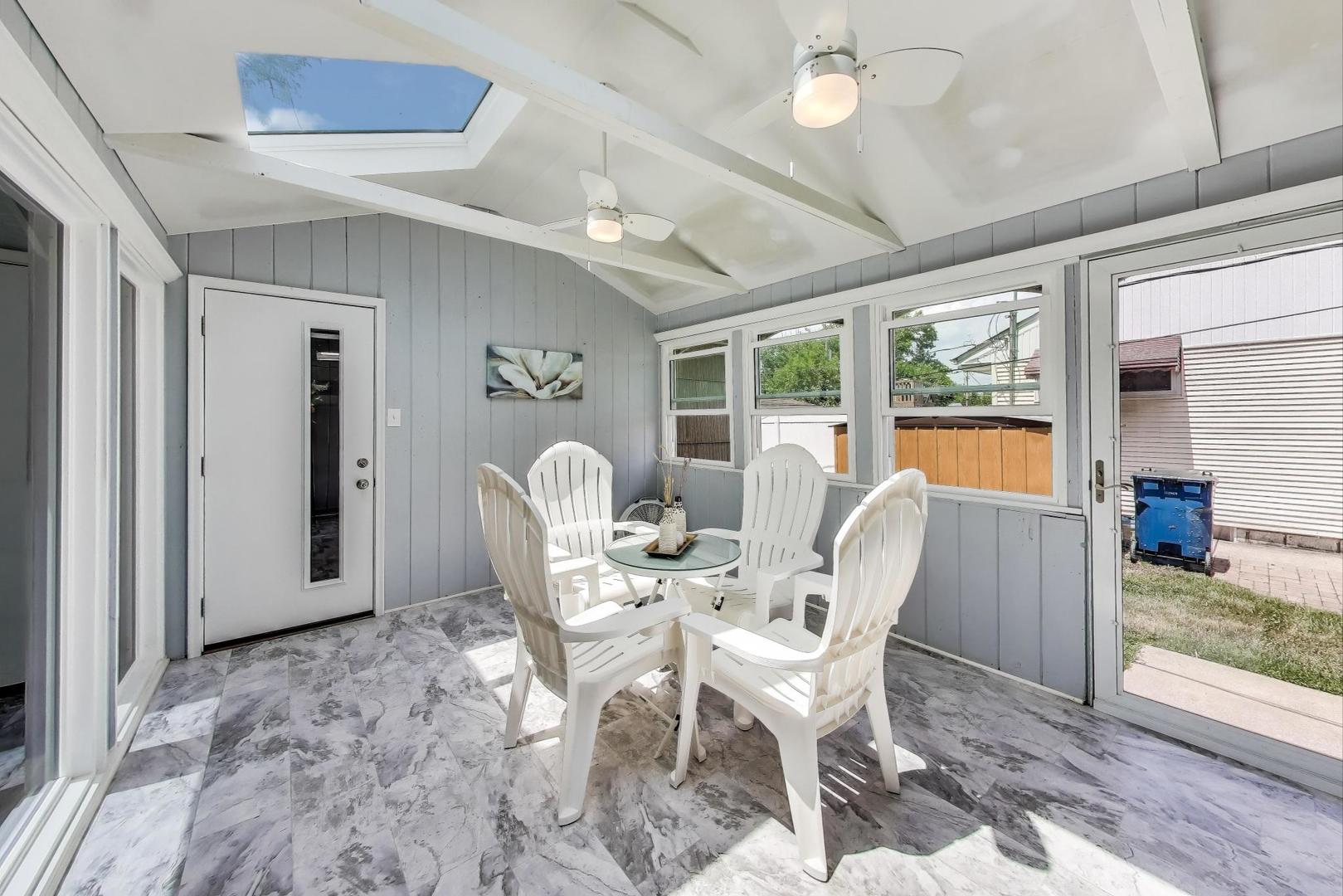8952 Branton Avenue, Highland, IN 46322
