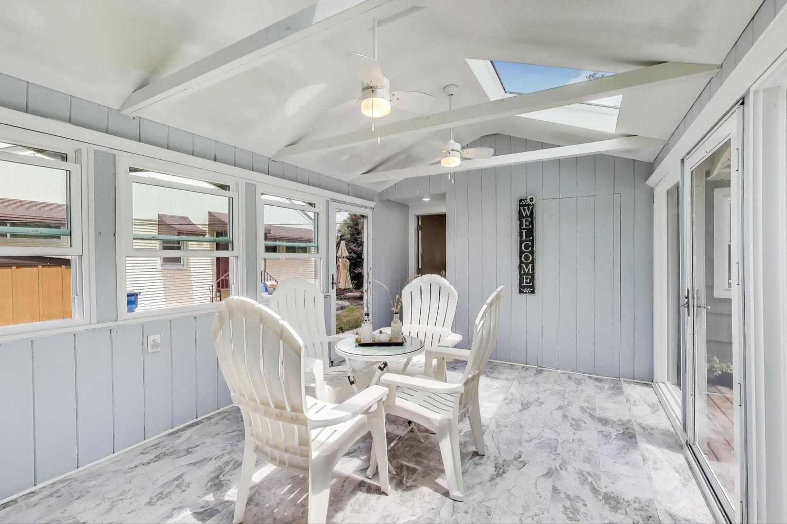 8952 Branton Avenue, Highland, IN 46322