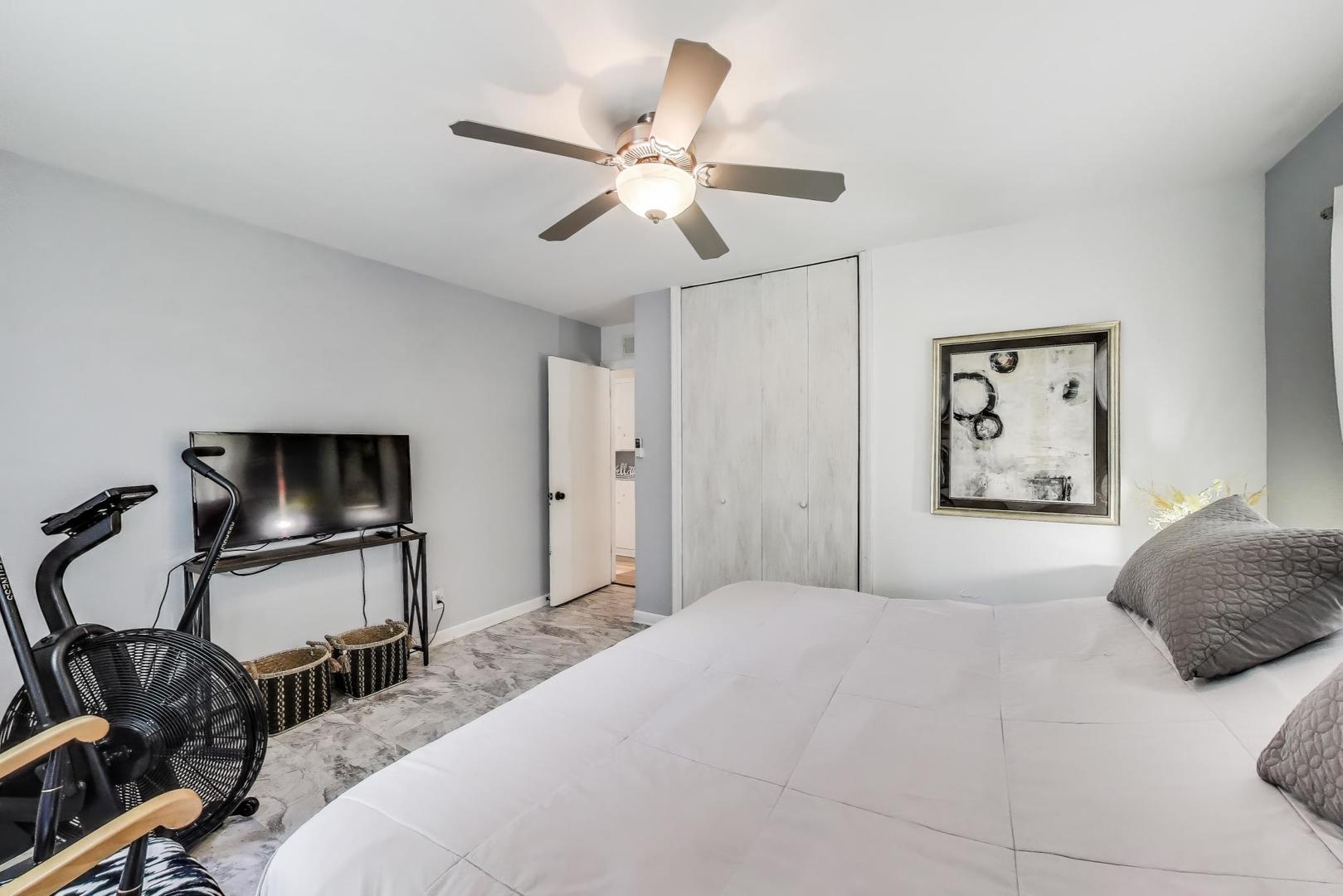 8952 Branton Avenue, Highland, IN 46322