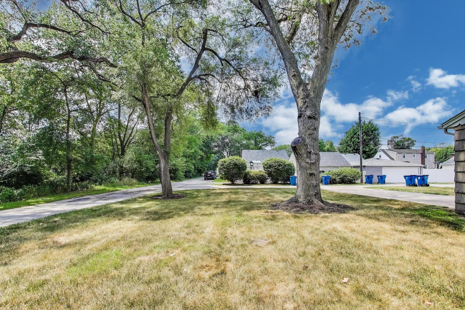 8952 Branton Avenue, Highland, IN 46322