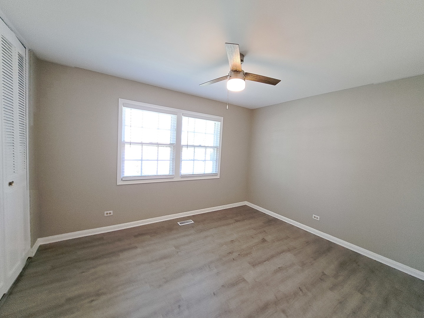 101 Emerson Drive, Schaumburg, IL 60193