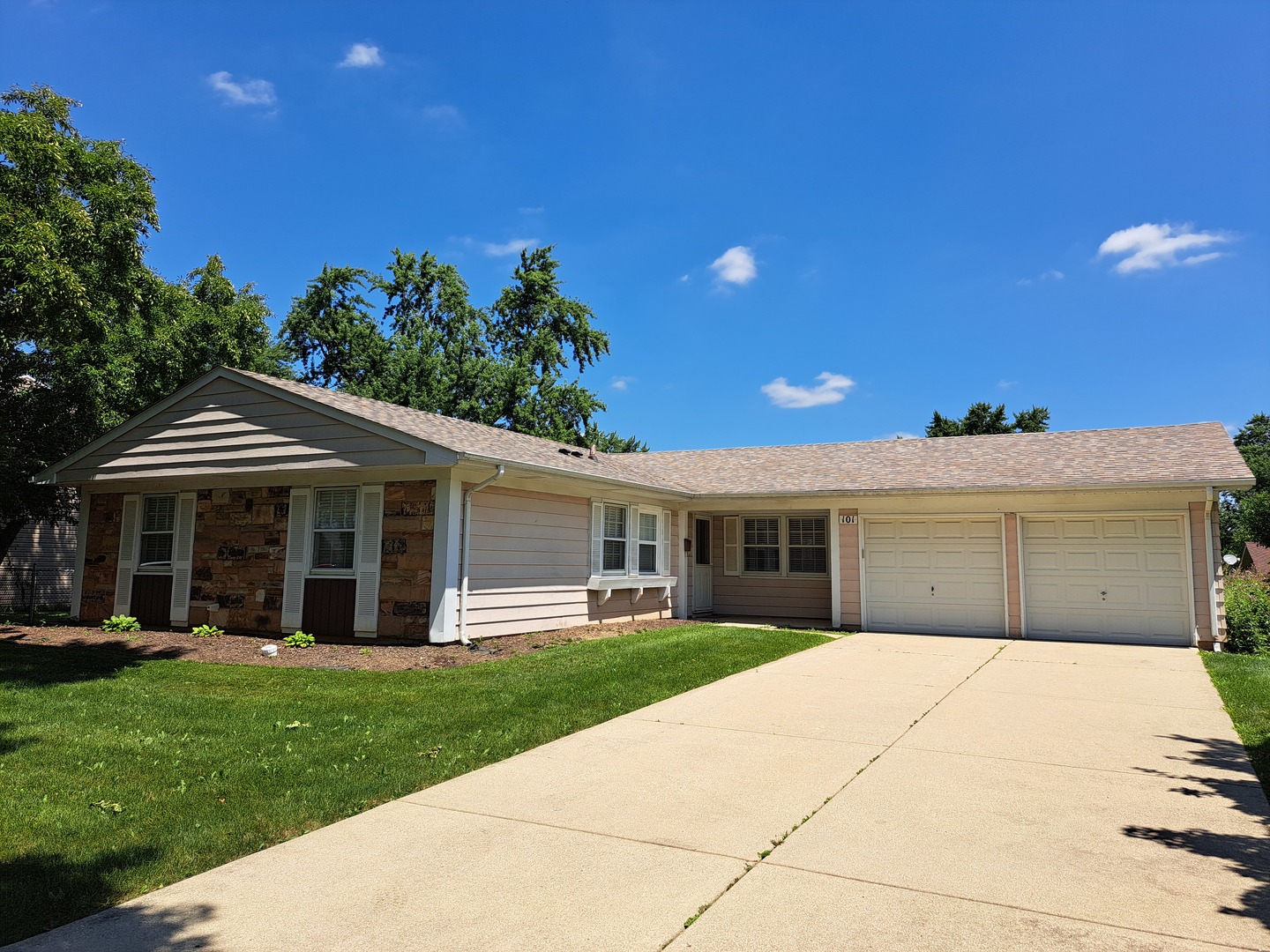 101 Emerson Drive, Schaumburg, IL 60193