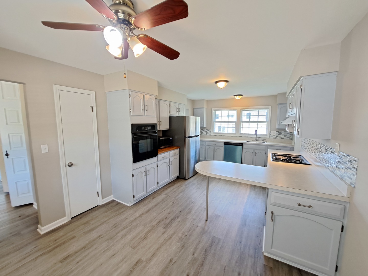 101 Emerson Drive, Schaumburg, IL 60193