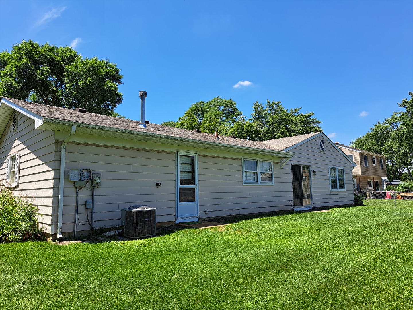 101 Emerson Drive, Schaumburg, IL 60193
