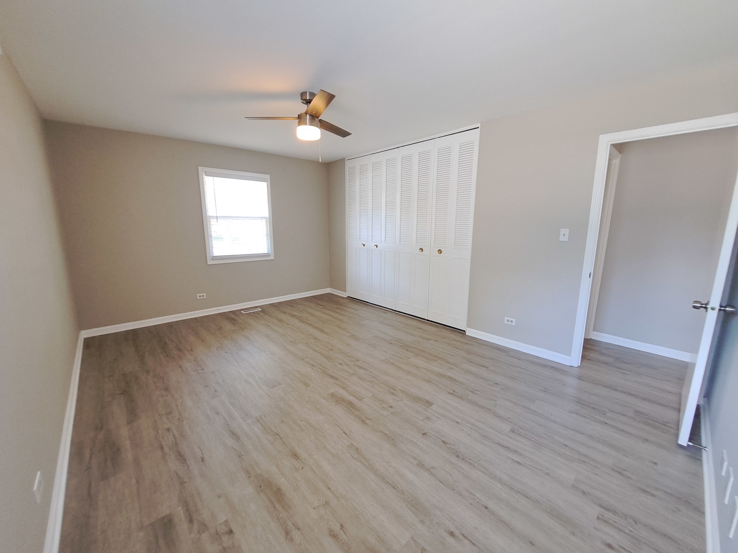 101 Emerson Drive, Schaumburg, IL 60193