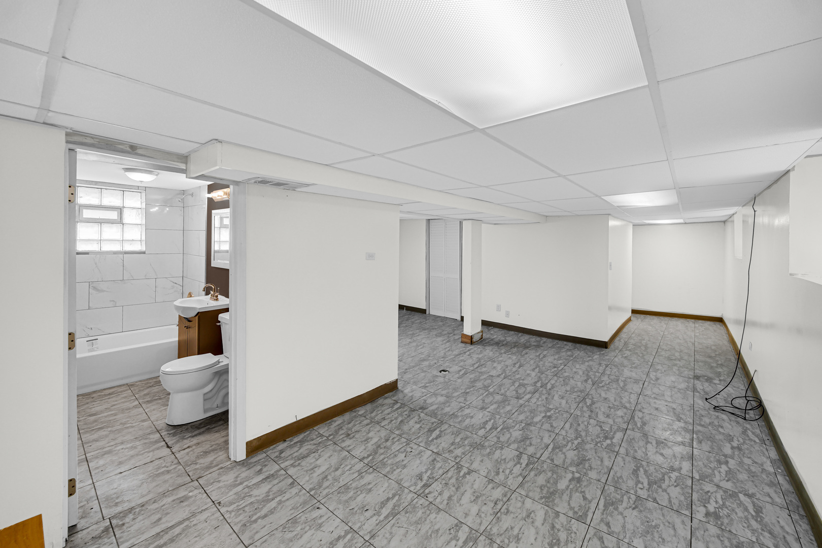 1710 W 71st Street, Chicago, IL 60636
