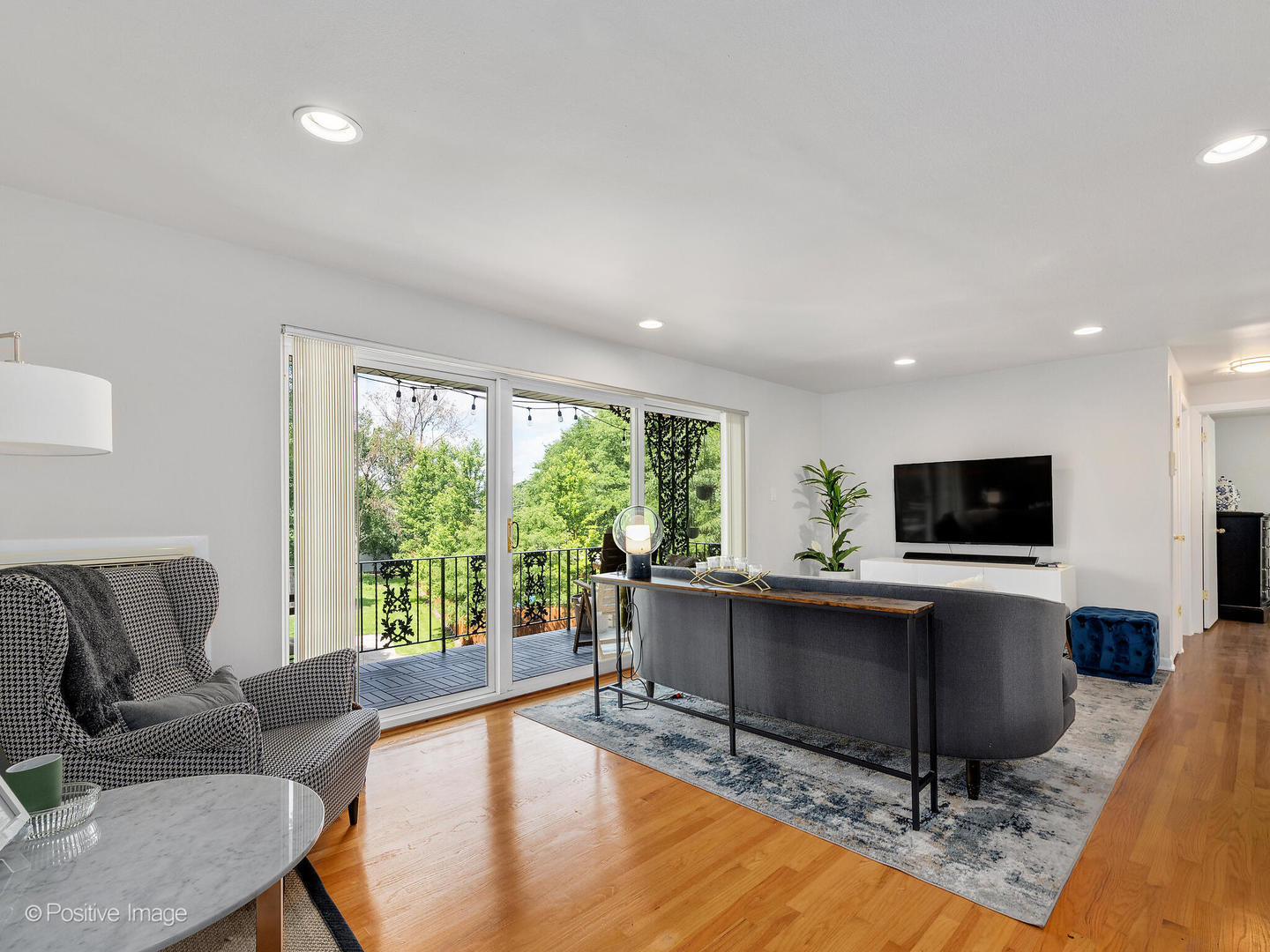 901 S 8th Avenue #11, La Grange, IL 60525