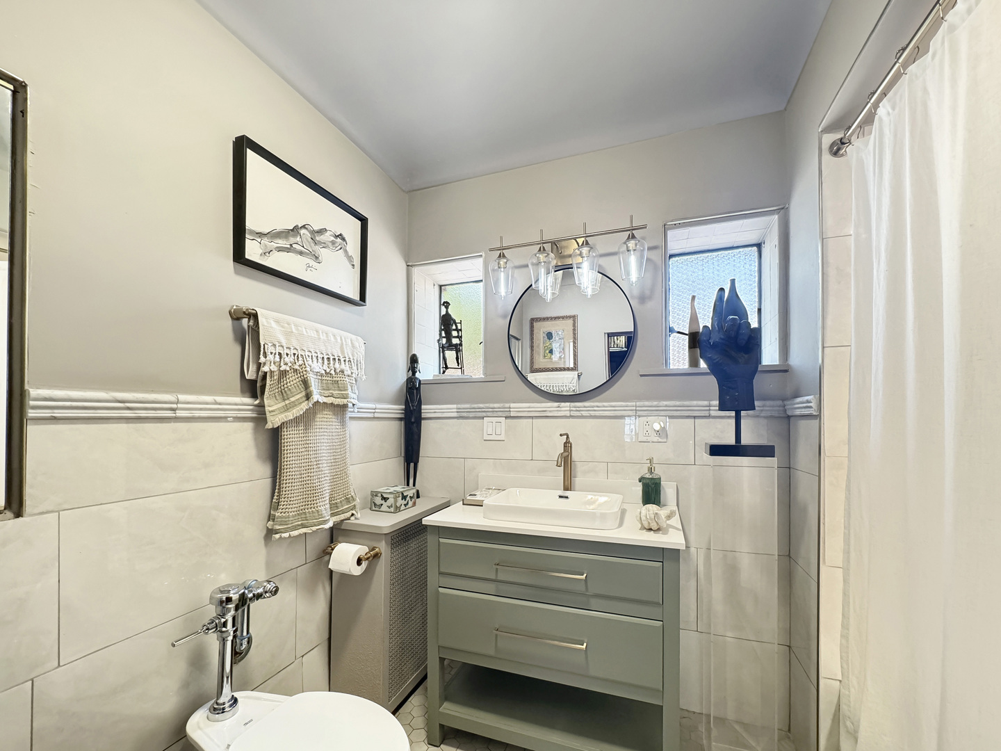 6909 S Chappel Avenue, Chicago, IL 60649