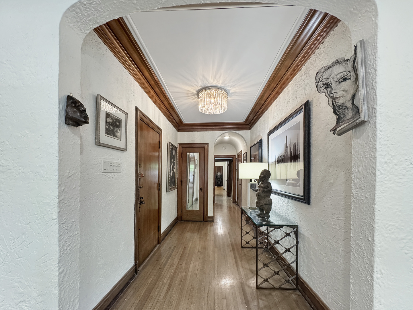 6909 S Chappel Avenue, Chicago, IL 60649