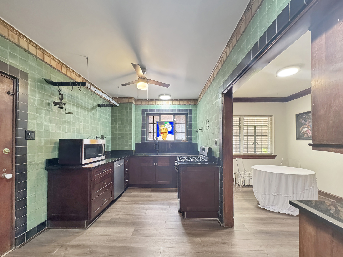 6909 S Chappel Avenue, Chicago, IL 60649