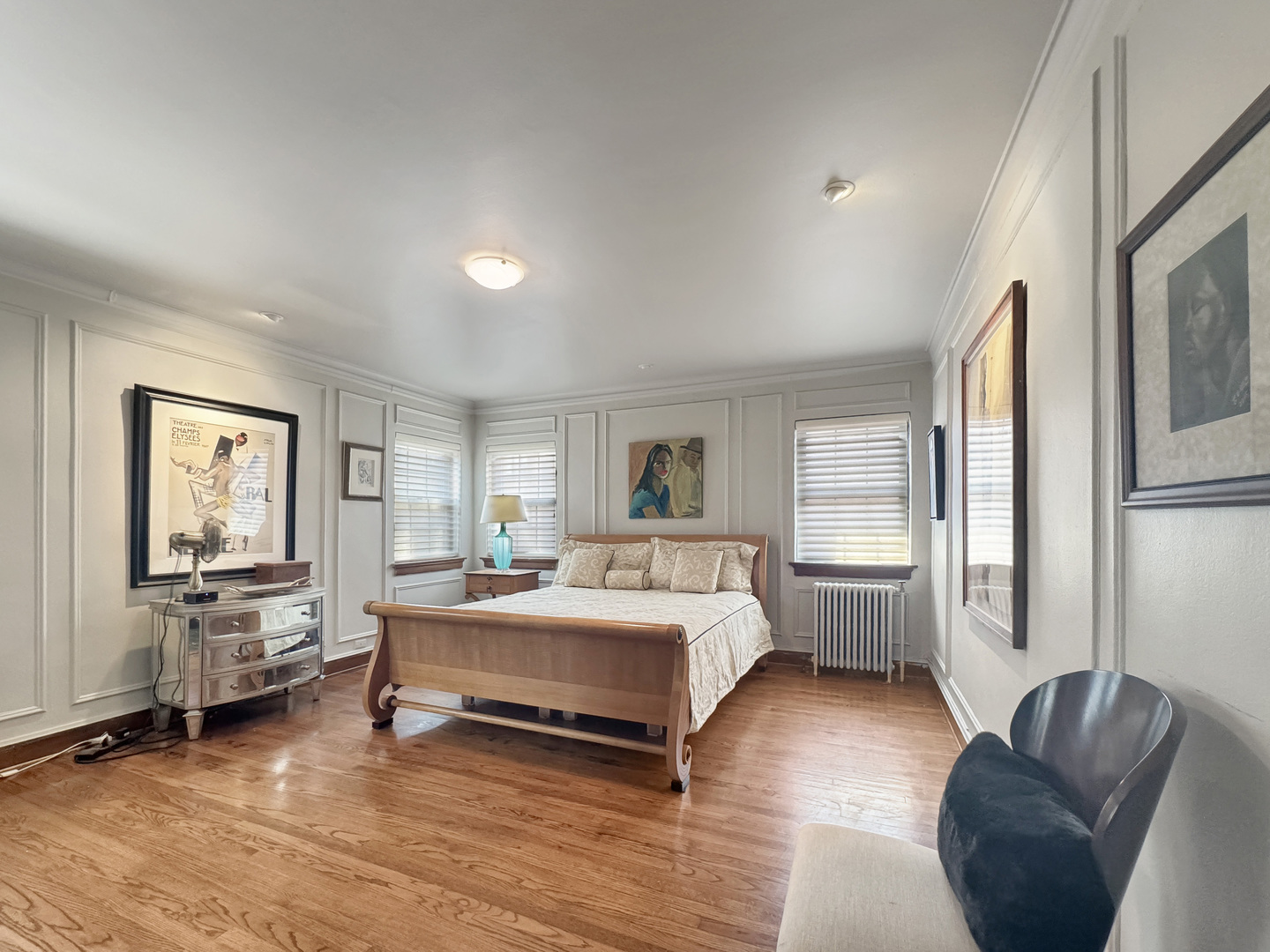 6909 S Chappel Avenue, Chicago, IL 60649