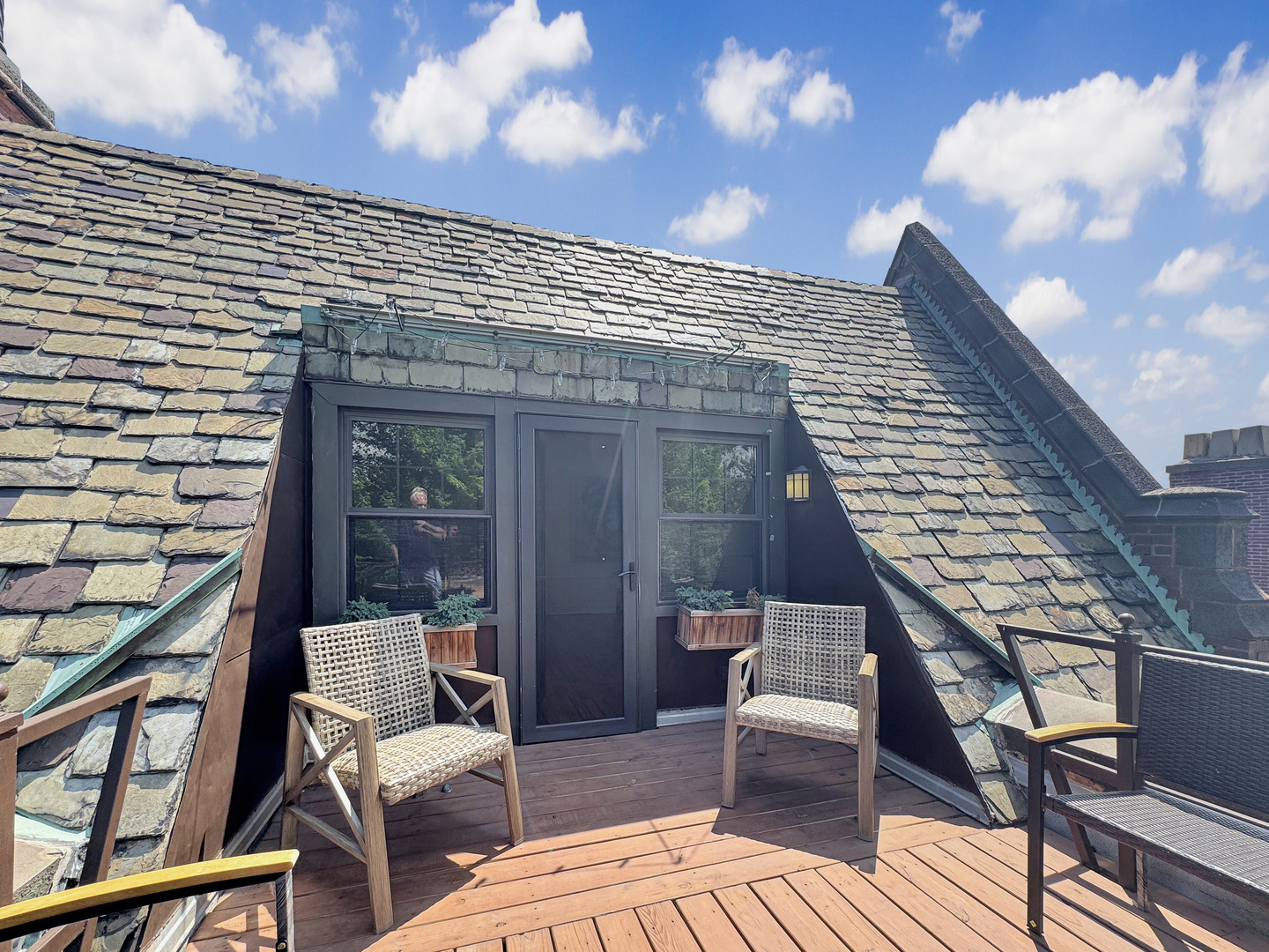 6909 S Chappel Avenue, Chicago, IL 60649