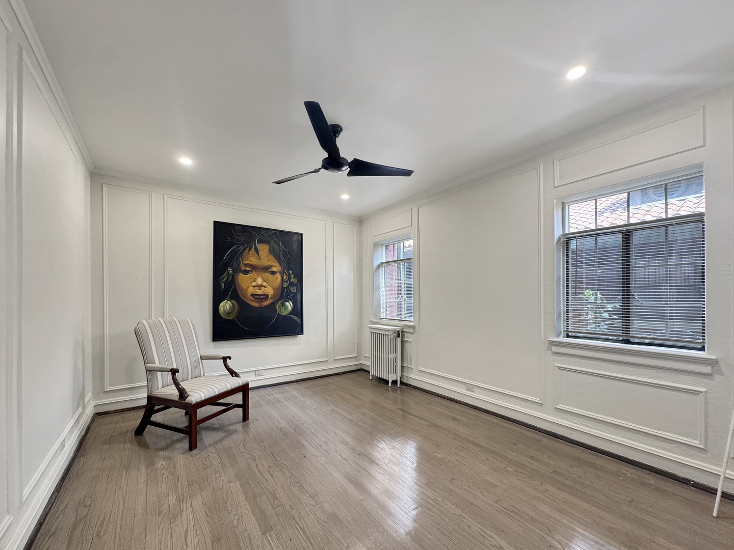 6909 S Chappel Avenue, Chicago, IL 60649