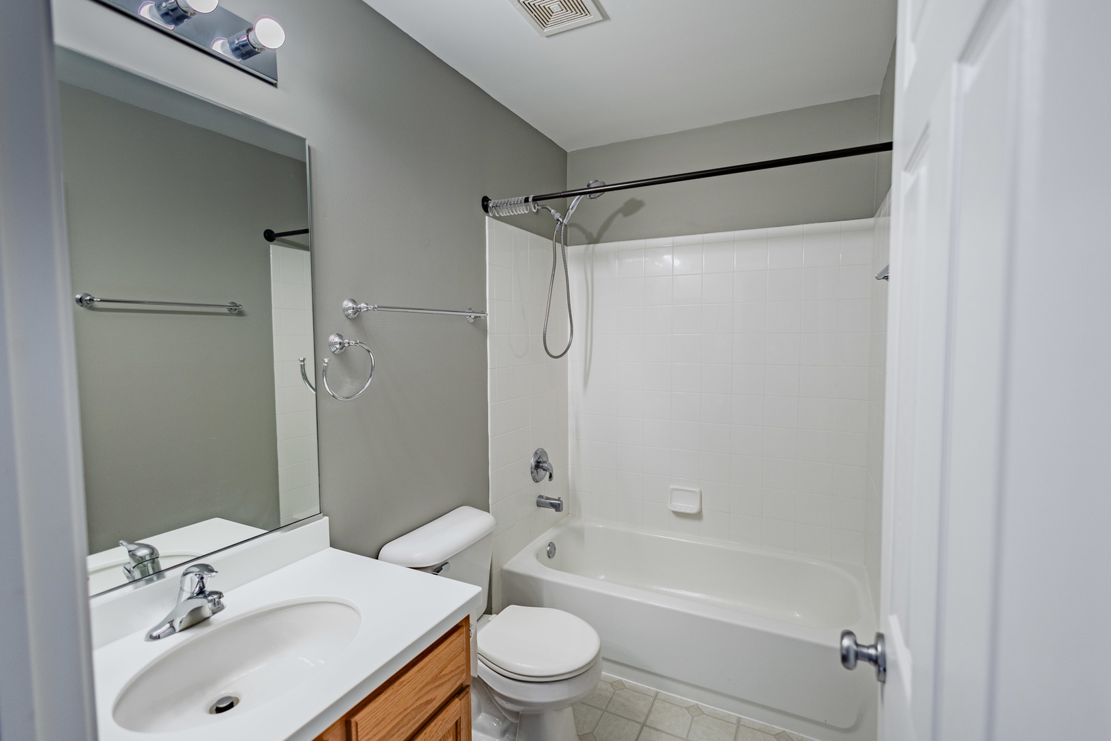154 Timber Trails Boulevard, Gilberts, IL 60136