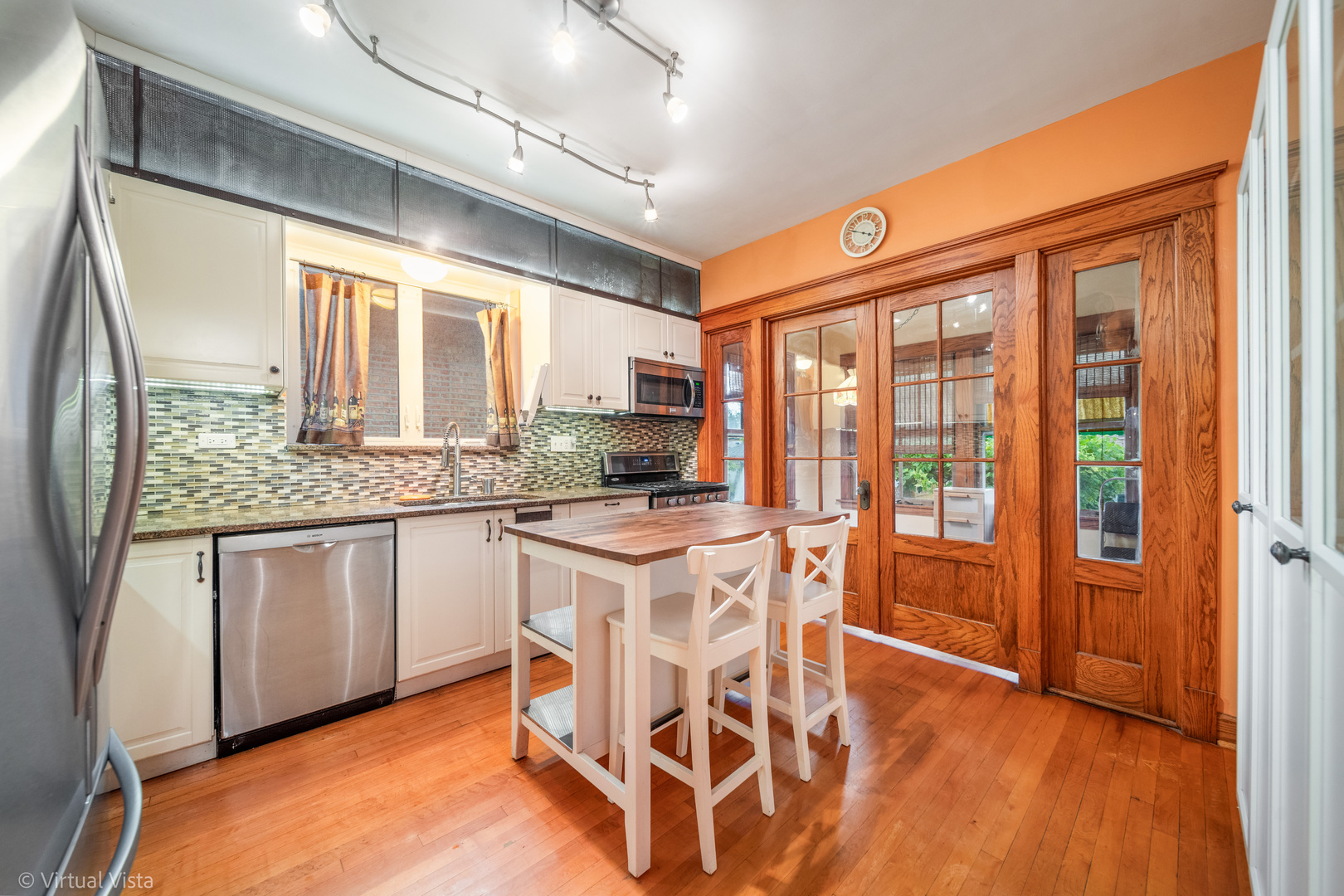 2330 Gunderson Avenue, Berwyn, IL 60402
