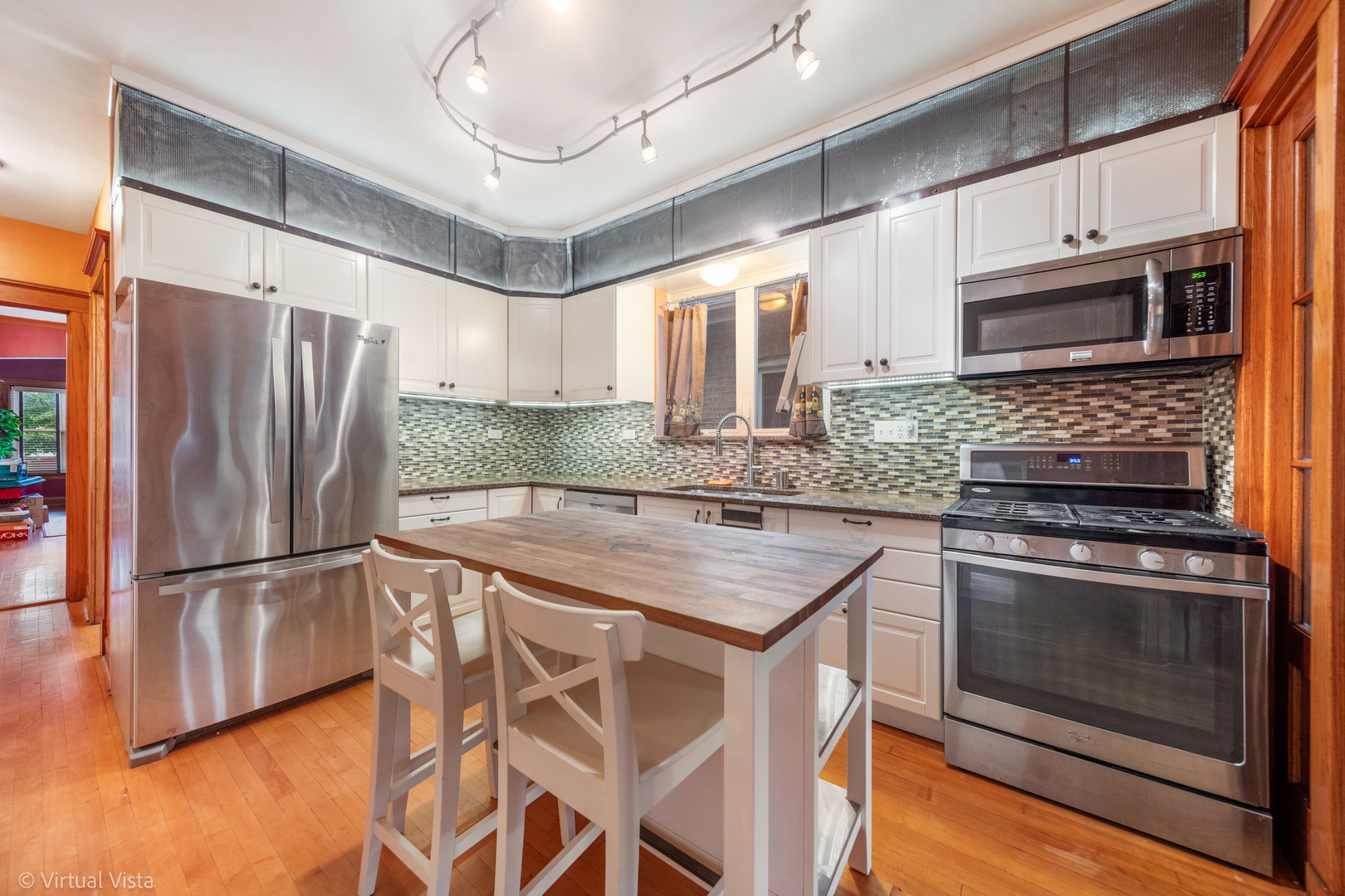 2330 Gunderson Avenue, Berwyn, IL 60402