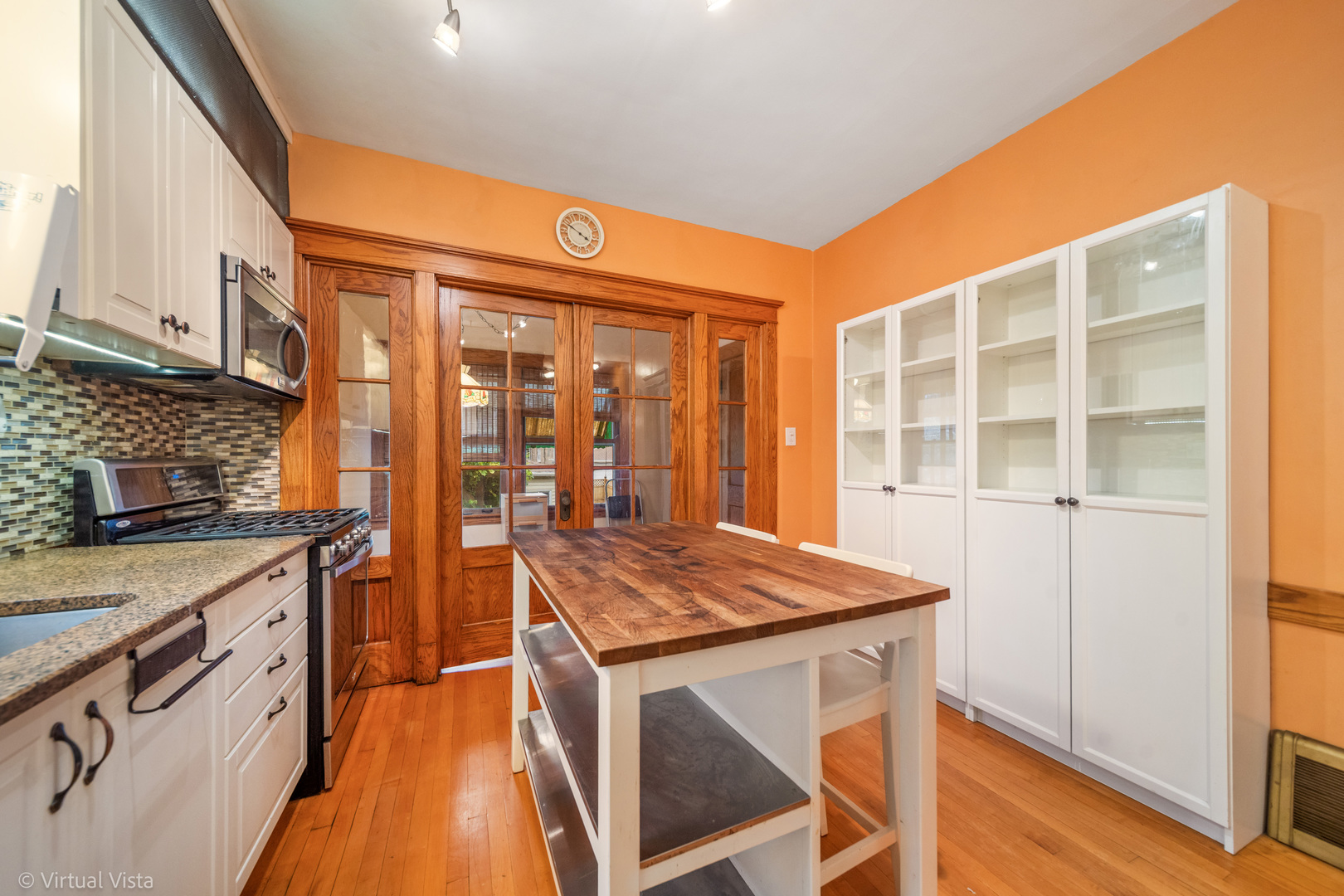 2330 Gunderson Avenue, Berwyn, IL 60402