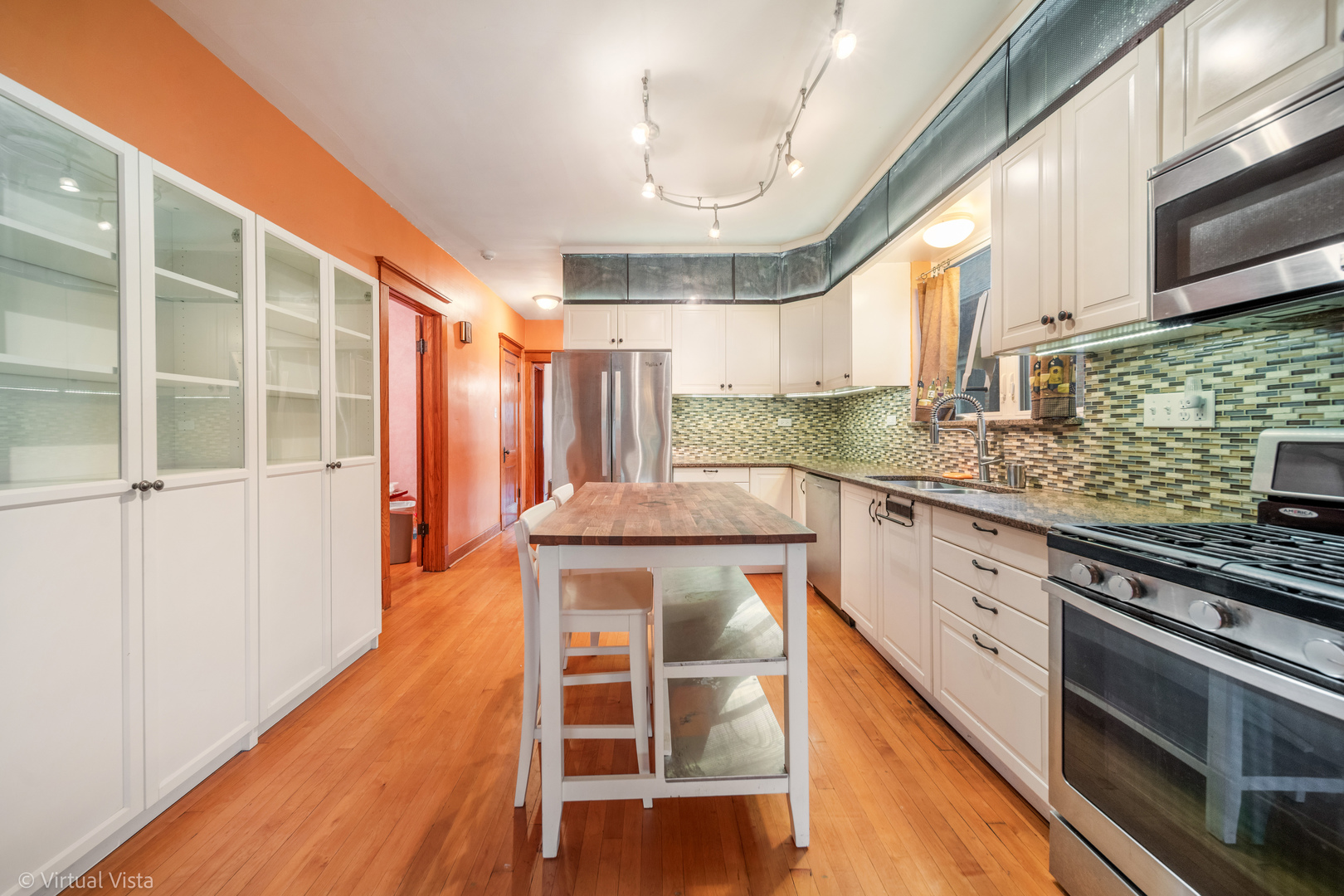 2330 Gunderson Avenue, Berwyn, IL 60402