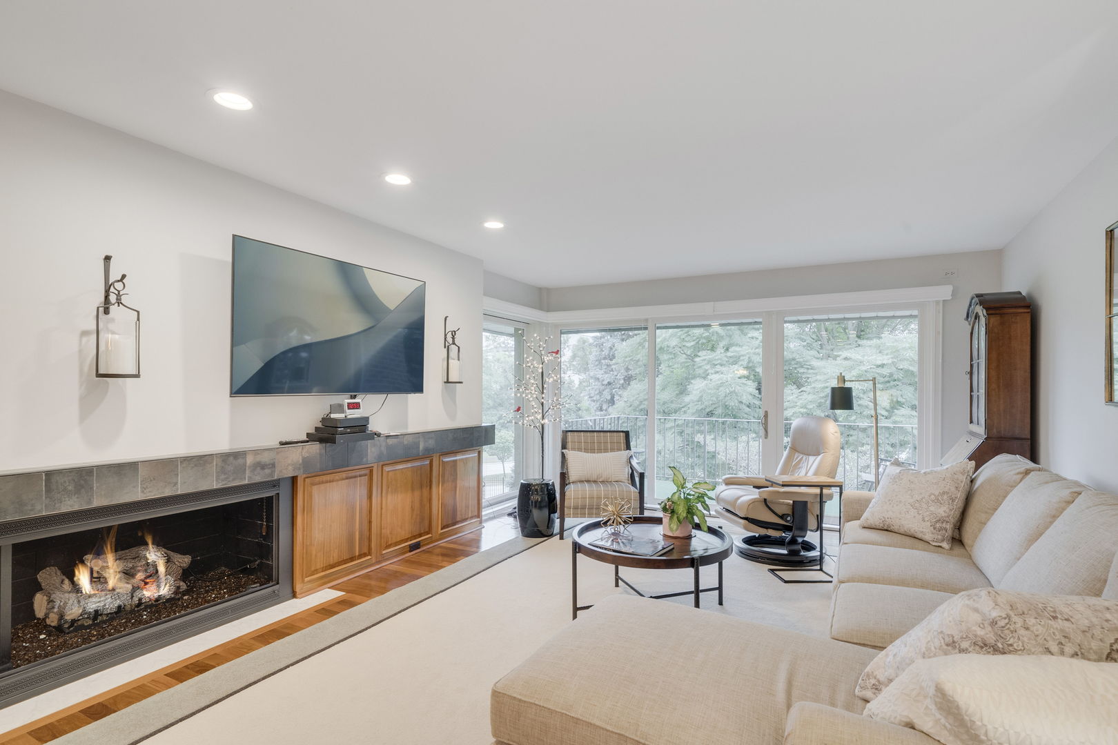 1 Oak Brook Club Drive #A307, Oak Brook, IL 60523