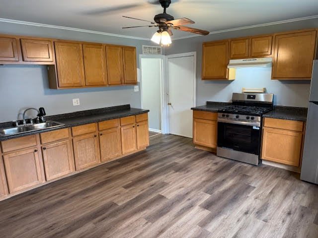 1314 N East End Avenue, Round Lake Beach, IL 60073