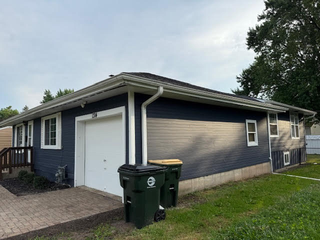 1314 N East End Avenue, Round Lake Beach, IL 60073