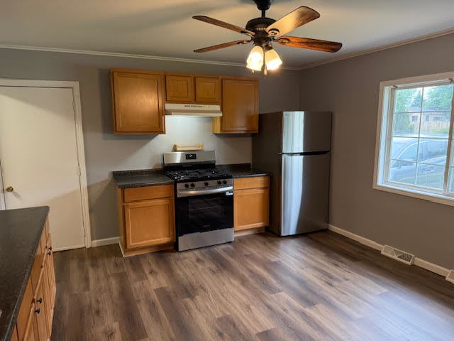 1314 N East End Avenue, Round Lake Beach, IL 60073