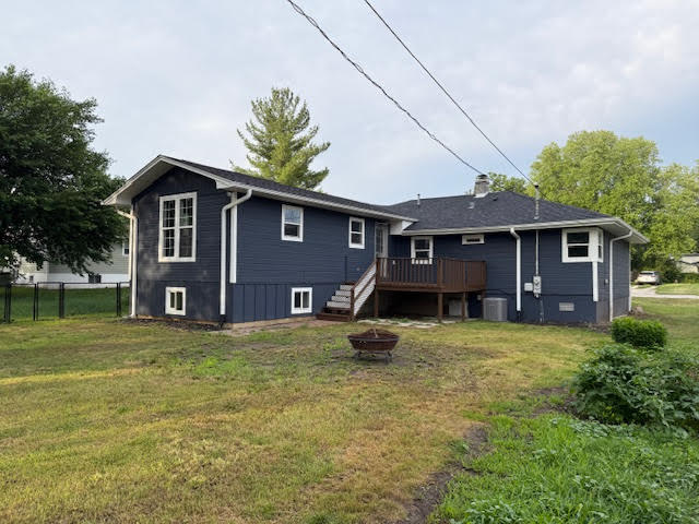 1314 N East End Avenue, Round Lake Beach, IL 60073