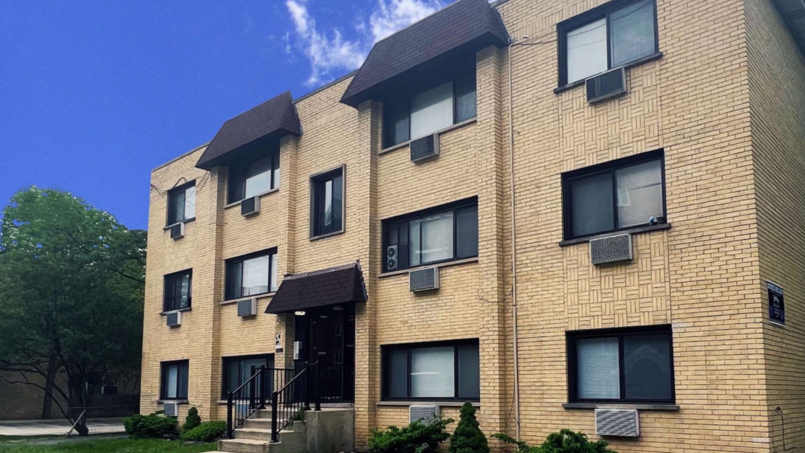 1619 E Thacker Street #101, Des Plaines, IL 60016