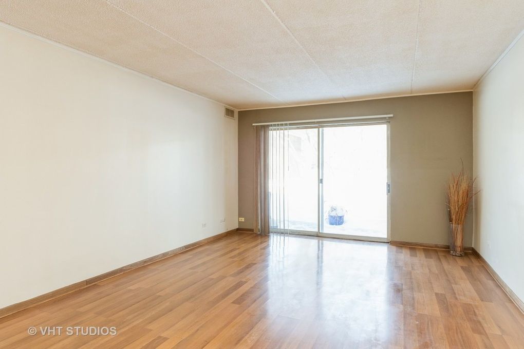 5s100 Pebblewood Lane #E4, Naperville, IL 60563