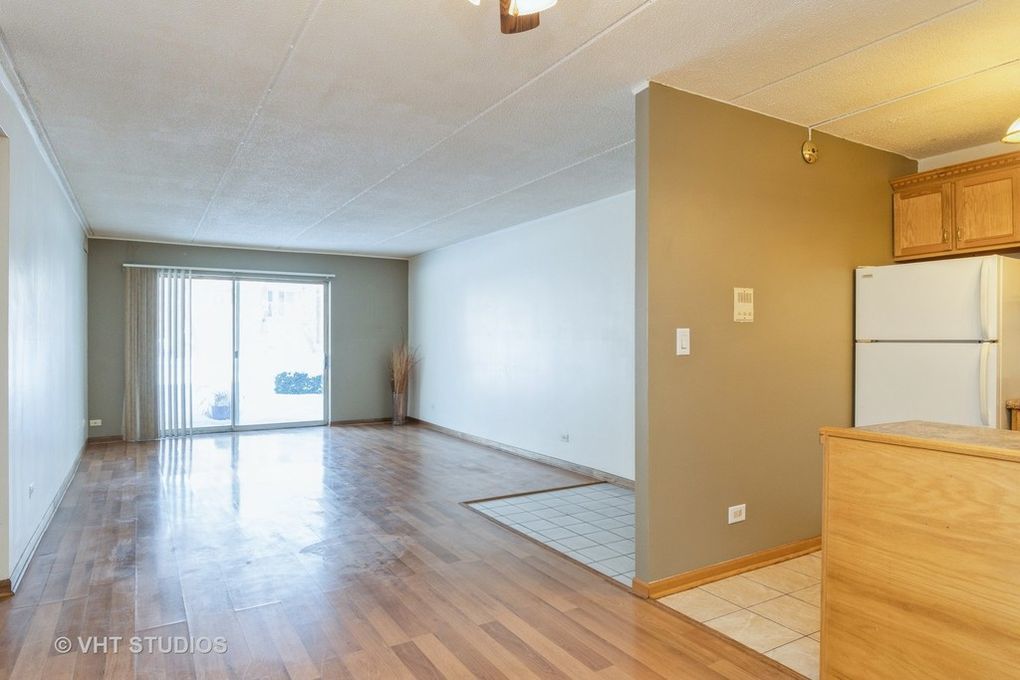 5s100 Pebblewood Lane #E4, Naperville, IL 60563
