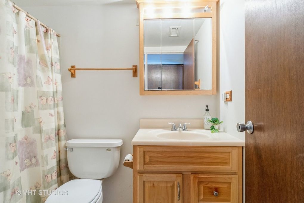 5s100 Pebblewood Lane #E4, Naperville, IL 60563