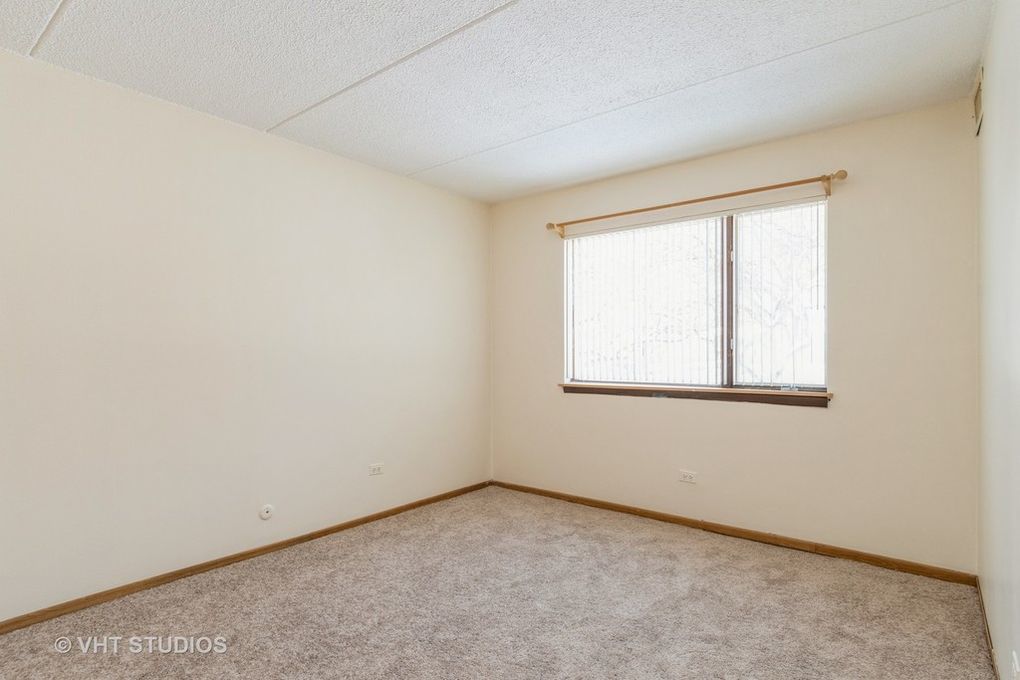5s100 Pebblewood Lane #E4, Naperville, IL 60563