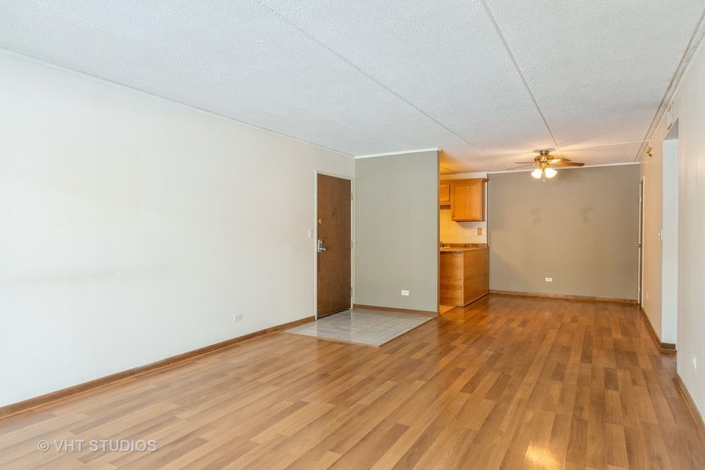 5s100 Pebblewood Lane #E4, Naperville, IL 60563
