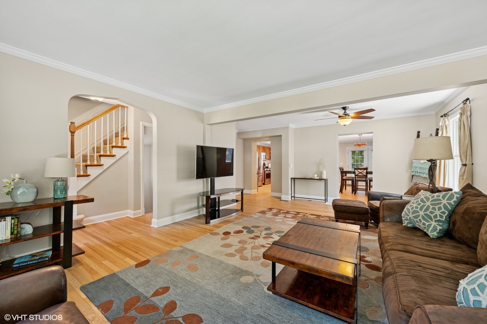 113 S I Oka Avenue, Mount Prospect, IL 60056