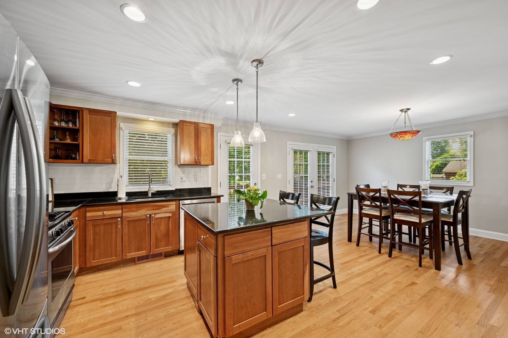 113 S I Oka Avenue, Mount Prospect, IL 60056