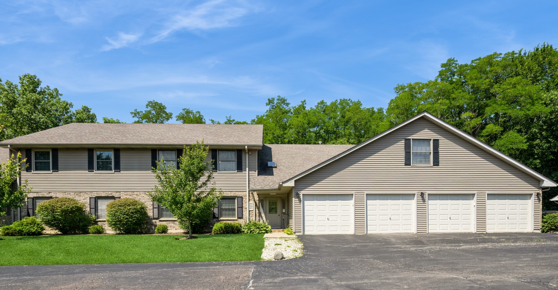 1667 W Beach Road #1667, Waukegan, IL 60087