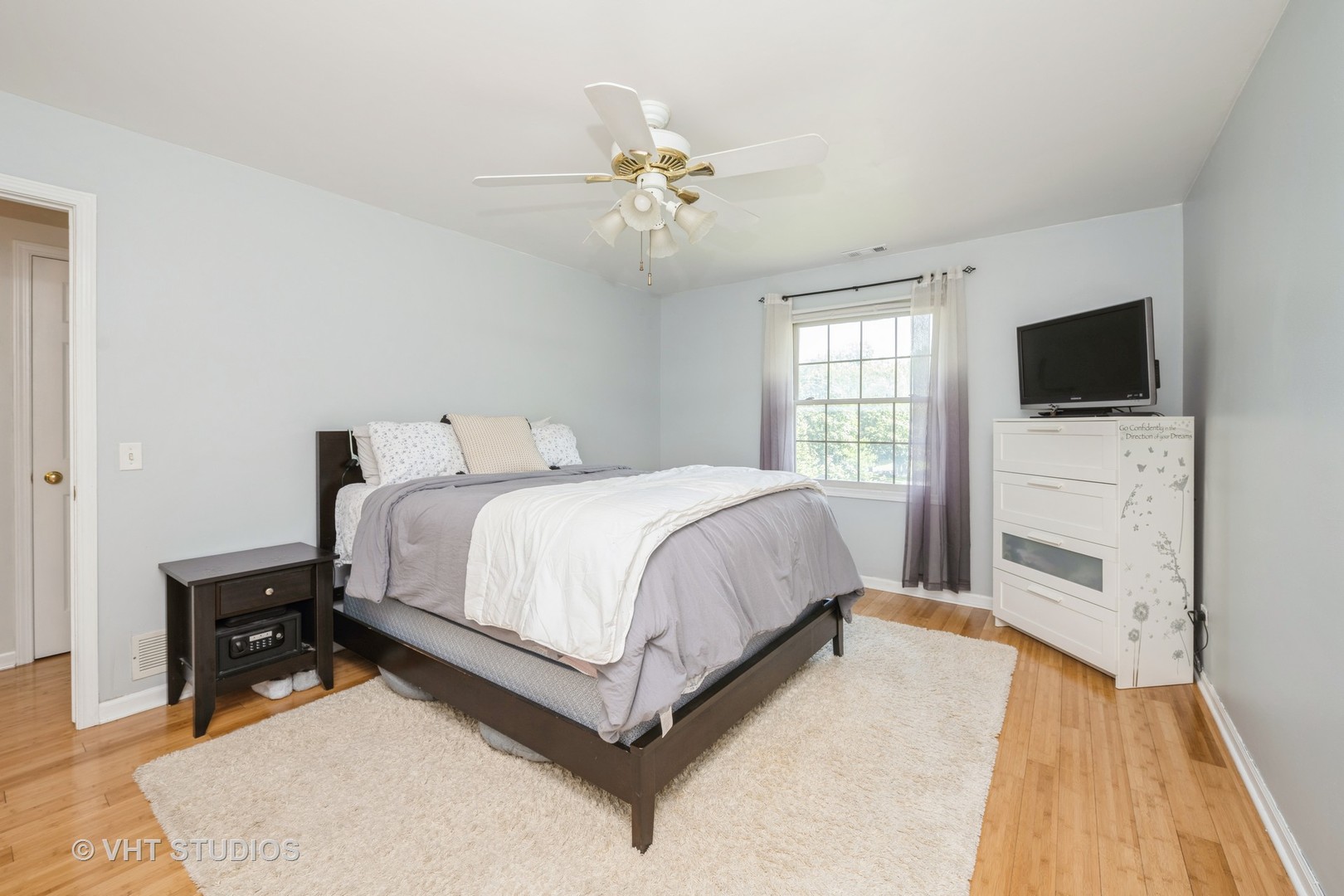 1667 W Beach Road #1667, Waukegan, IL 60087