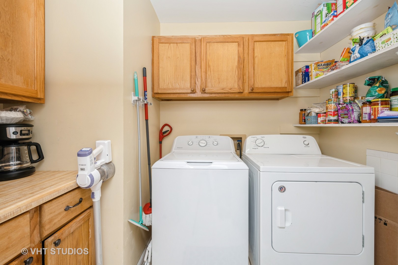 1667 W Beach Road #1667, Waukegan, IL 60087