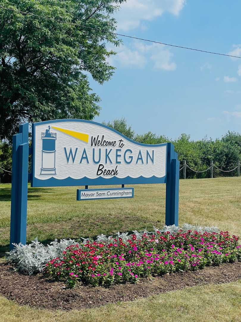 1667 W Beach Road #1667, Waukegan, IL 60087