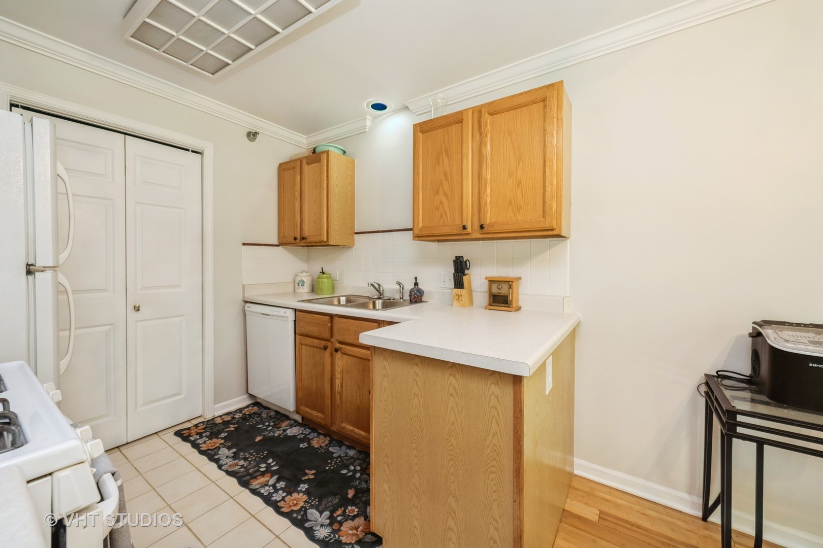 1667 W Beach Road #1667, Waukegan, IL 60087